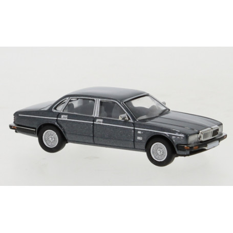 Jaguar XJ 40 - Metallic Grey