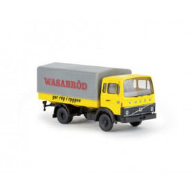 Volvo F 613, Täckt flakbil "Wasabröd"