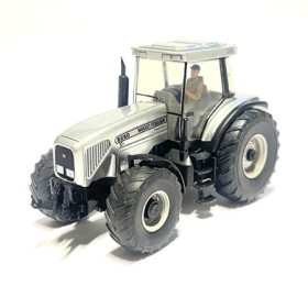 Massey Ferguson 8280, SIlver tractor with driver - Wiking (H0)