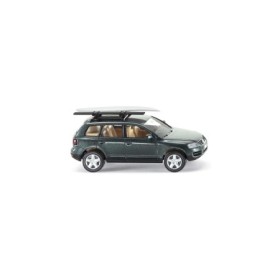 VW Touareg with surf board - Wiking (H0)