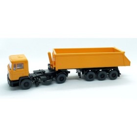 Semi-trailer-truck with tipper, Yellow