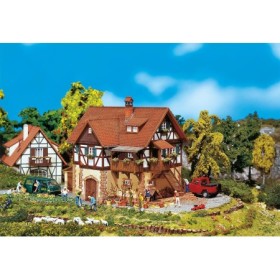 Faller 130266- Halvtimrat hus, skala 1:87