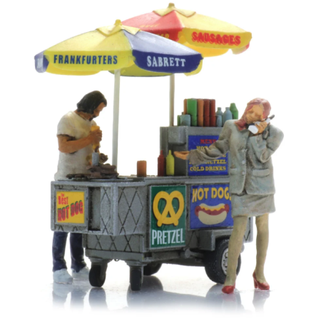 Hot dog cart with figures, Scale 1:87
