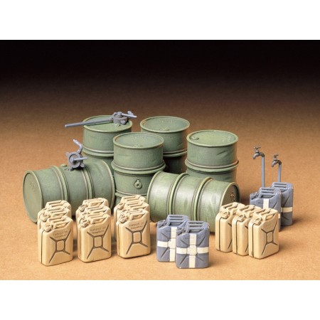 Tamiya, German Fuel drum set (1/35)