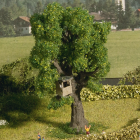 Tree with treehouse  - Noch 21766 (1:160)