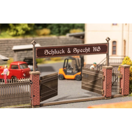 Laser-Cut minis Grindar med pelare i tegel  - Noch 14234