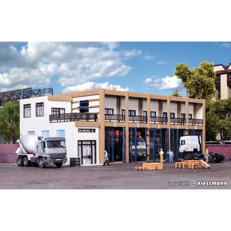 Vehicle depot with annex - Vollmer 45607 scale 1:87