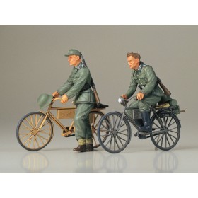 Tamiya 35240, Tyska soldater på cykel WWII (1/35)